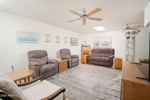 10539 W Palmeras Dr, Sun City, AZ 85373 - Photo 23
