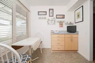 10539 W Palmeras Dr, Sun City, AZ 85373 - Photo 7
