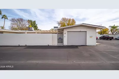 10539 W Palmeras Drive, Sun City, AZ 85373 - Photo 17