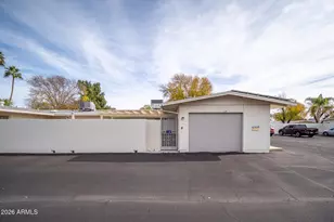 10539 W Palmeras Dr, Sun City, AZ 85373 - Photo 17