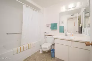 10539 W Palmeras Dr, Sun City, AZ 85373 - Photo 13