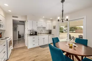 19619 N Signal Butte Cir, Sun City, AZ 85373 - Photo 11