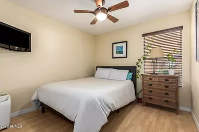 4709 E Lone Cactus Drive, Phoenix, AZ 85050 - Photo 9