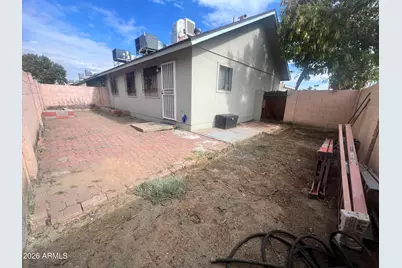 5704 N 67th Drive, Glendale, AZ 85303 - Photo 7