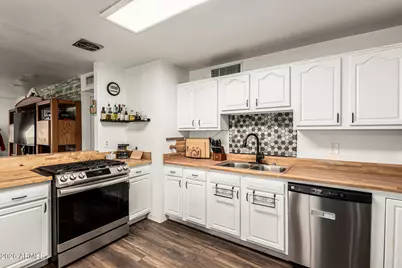 3425 W Port Au Prince Lane, Phoenix, AZ 85053 - Photo 7