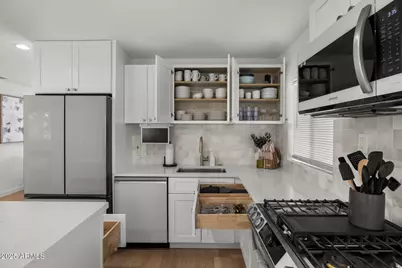 7736 E Avalon Drive, Scottsdale, AZ 85251 - Photo 9