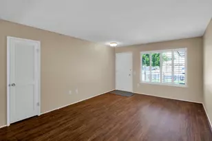 10825 W Caron Dr, Sun City, AZ 85351 - Photo 7