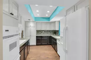 10825 W Caron Dr, Sun City, AZ 85351 - Photo 15