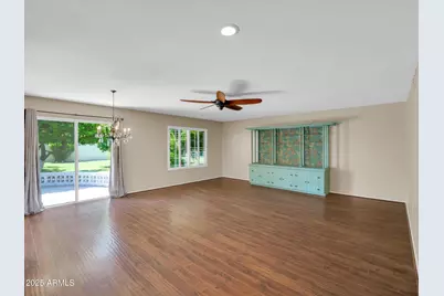 10825 W Caron Drive, Sun City, AZ 85351 - Photo 9