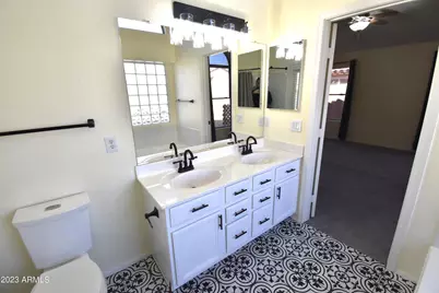 10230 W Country Club Trail, Peoria, AZ 85383 - Photo 19