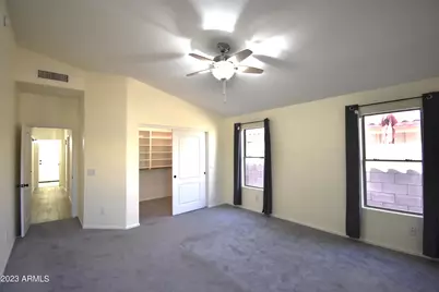 10230 W Country Club Trail, Peoria, AZ 85383 - Photo 17