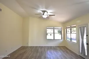 10230 W Country Club Trail, Peoria, AZ 85383 - Photo 15