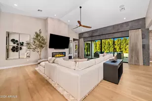 3810 E Clarendon Ave, Phoenix, AZ 85018 - Photo 11