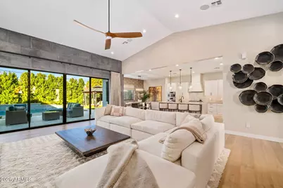 3810 E Clarendon Avenue, Phoenix, AZ 85018 - Photo 5