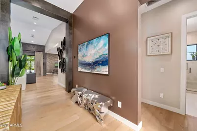 3810 E Clarendon Avenue, Phoenix, AZ 85018 - Photo 9