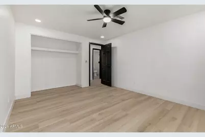 1602 N 57th Avenue, Phoenix, AZ 85035 - Photo 11