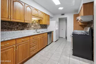 10602 N 103rd Ave, Sun City, AZ 85351 - Photo 13