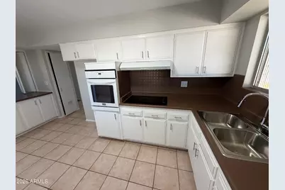 11024 W Abbott Avenue, Sun City, AZ 85351 - Photo 3