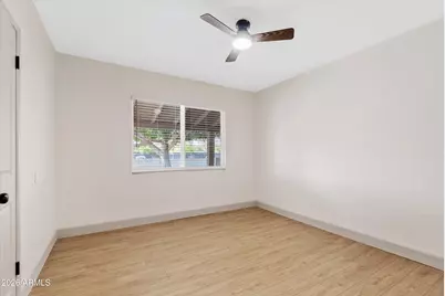 610 E San Juan Avenue, Phoenix, AZ 85012 - Photo 15