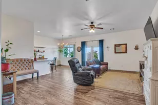 25516 W Hunter Dr, Wittmann, AZ 85361 - Photo 11