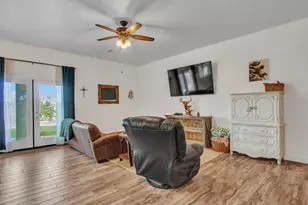 25516 W Hunter Dr, Wittmann, AZ 85361 - Photo 13