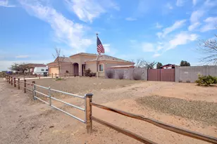 25516 W Hunter Dr, Wittmann, AZ 85361 - Photo 5