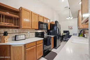 9145 N 68th Ave, Peoria, AZ 85345 - Photo 7