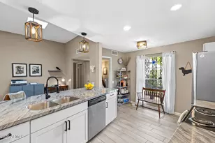 10333 W Highwood Ln, Sun City, AZ 85373 - Photo 13