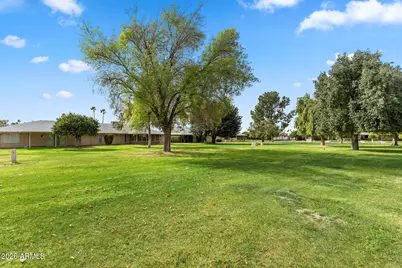 10333 W Highwood Lane, Sun City, AZ 85373 - Photo 25
