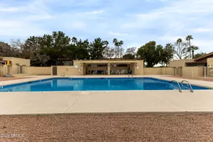 2707 E Shaw Butte Dr, Phoenix, AZ 85028 - Photo 35