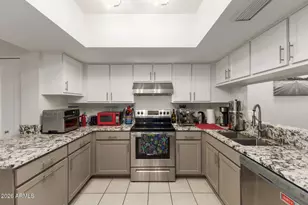 2707 E Shaw Butte Dr, Phoenix, AZ 85028 - Photo 15