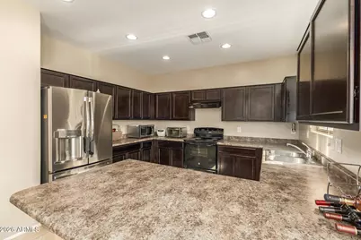 7782 W Pipestone Place, Phoenix, AZ 85035 - Photo 11