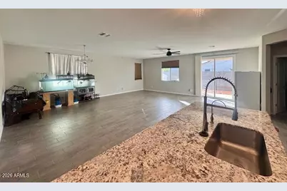 17851 W Villa Hermosa Lane, Surprise, AZ 85387 - Photo 9