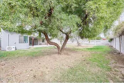 327 E Medlock Drive, Phoenix, AZ 85012 - Photo 35