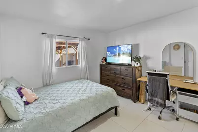 7606 W Weldon Avenue, Phoenix, AZ 85033 - Photo 9