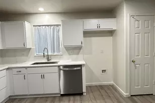 10542 W Alvarado Rd, Avondale, AZ 85392 - Photo 7