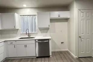 10542 W Alvarado Rd, Avondale, AZ 85392 - Photo 7