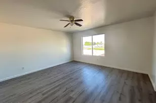 10542 W Alvarado Rd, Avondale, AZ 85392 - Photo 23