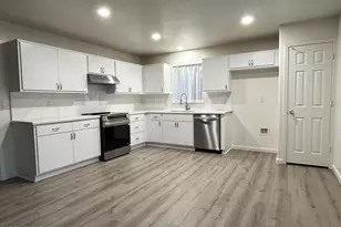 10542 W Alvarado Rd, Avondale, AZ 85392 - Photo 5