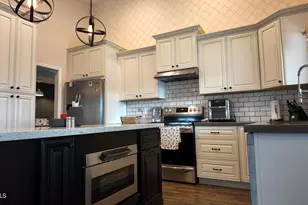 2647 E South Fork Dr, Phoenix, AZ 85048 - Photo 11