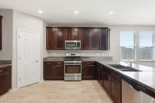 8507 W Flynn Ln, Glendale, AZ 85305 - Photo 11
