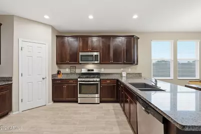 8507 W Flynn Lane, Glendale, AZ 85305 - Photo 11