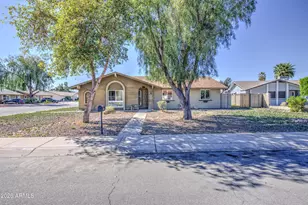 3824 W Shangri La Rd, Phoenix, AZ 85029 - Photo 1