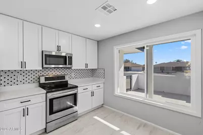 16817 N Meadow Park Drive, Sun City, AZ 85351 - Photo 17