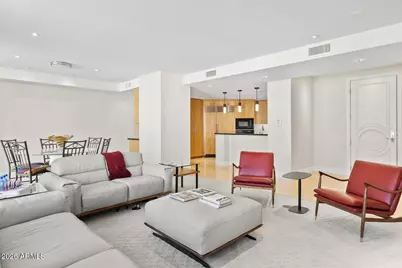 2402 E Esplanade Lane #704, Phoenix, AZ 85016 - Photo 11