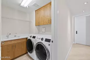 2402 E Esplanade Ln, Phoenix, AZ 85016 - Photo 23