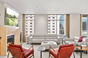 2402 E Esplanade Ln, Phoenix, AZ 85016 - Photo 7