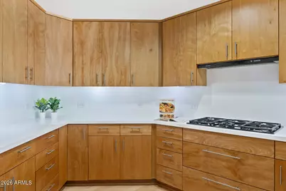 2402 E Esplanade Lane #704, Phoenix, AZ 85016 - Photo 3