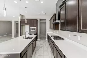 1073 E Holland Park Dr, Gilbert, AZ 85297 - Photo 13