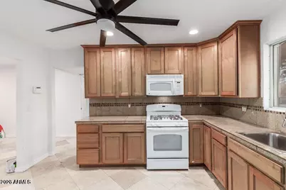 7544 E Kimsey Lane, Scottsdale, AZ 85257 - Photo 9